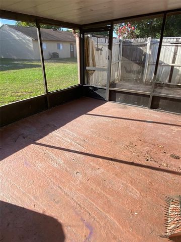 701 W ROSEWOOD LANE 701, Tavares, FL 32778