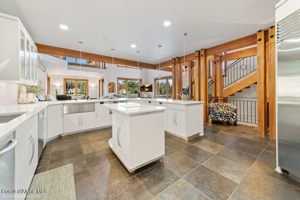 8817 W RIVERVIEW DR, Coeur d'Alene, ID 83814 photo 10