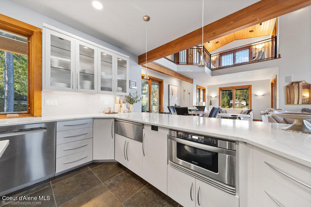 8817 W RIVERVIEW DR, Coeur d'Alene, ID 83814 photo 12