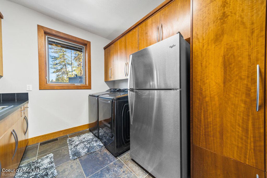 8817 W RIVERVIEW DR, Coeur d'Alene, ID 83814 photo 27