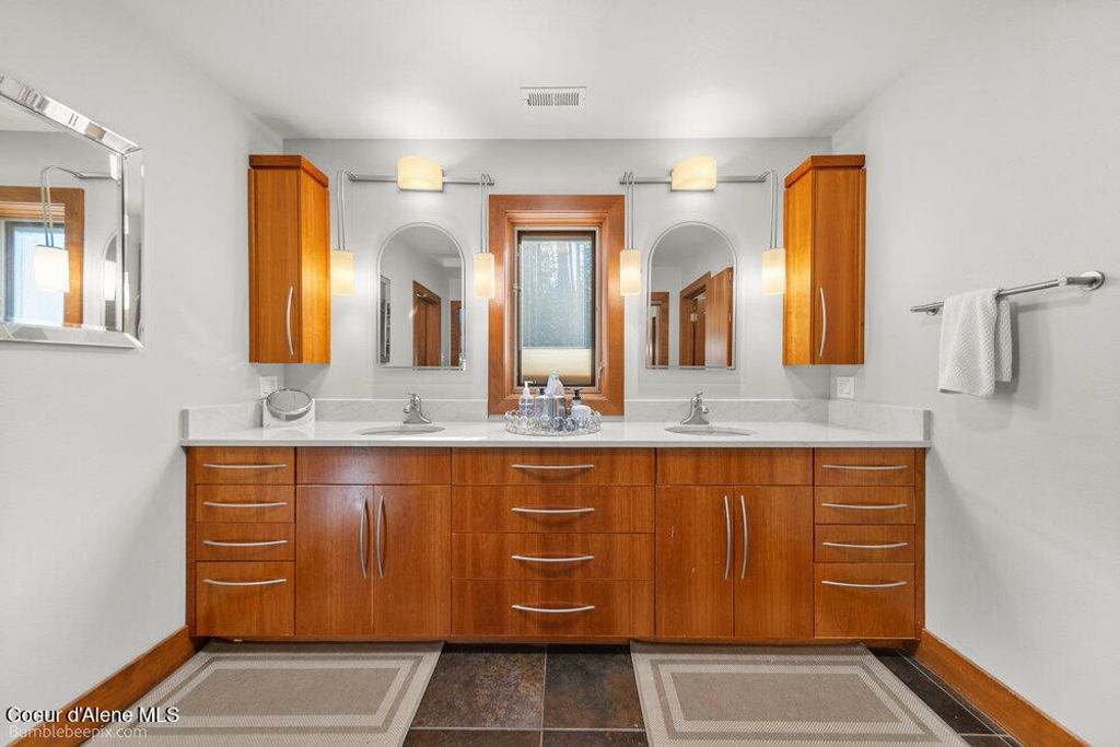 8817 W RIVERVIEW DR, Coeur d'Alene, ID 83814 photo 39