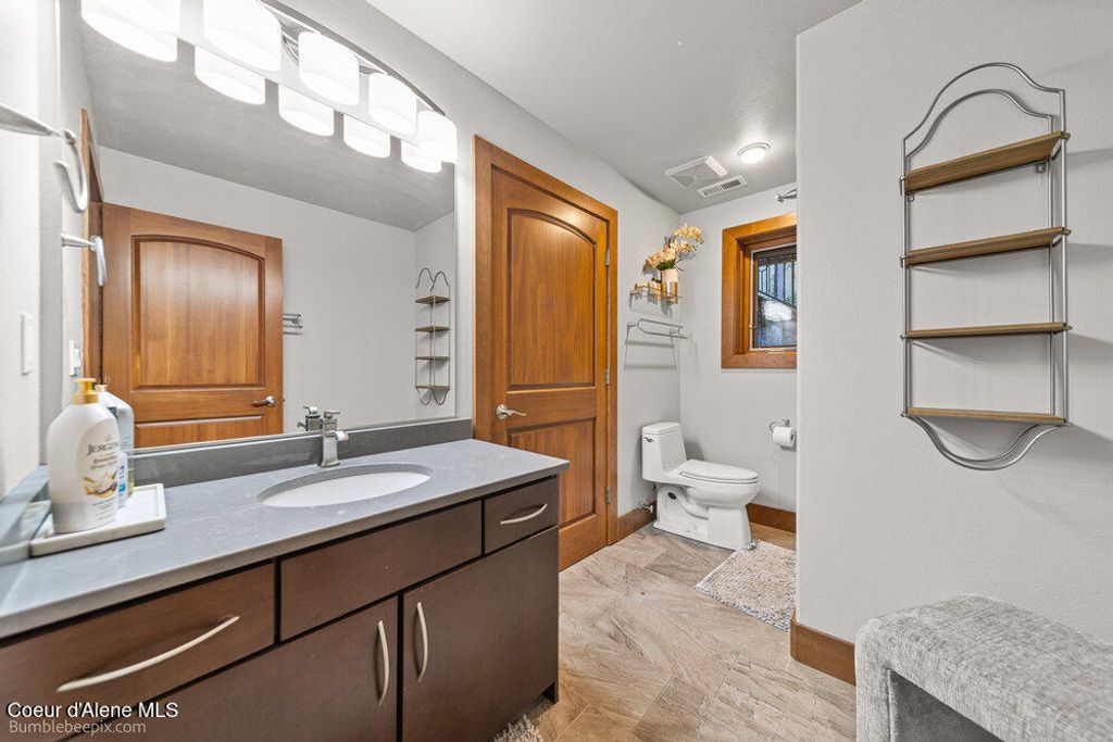 8817 W RIVERVIEW DR, Coeur d'Alene, ID 83814 photo 50