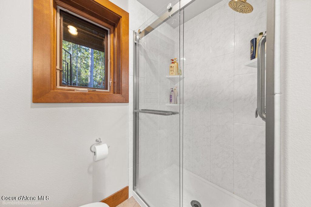 8817 W RIVERVIEW DR, Coeur d'Alene, ID 83814 photo 51