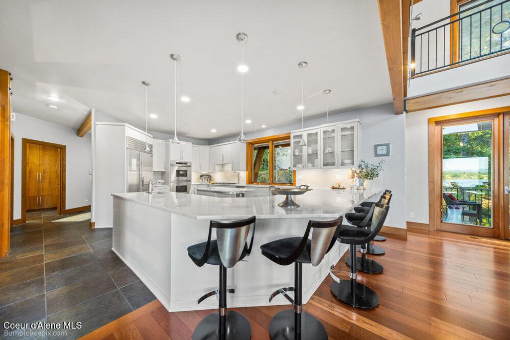 8817 W RIVERVIEW DR, Coeur d'Alene, ID 83814 photo 6