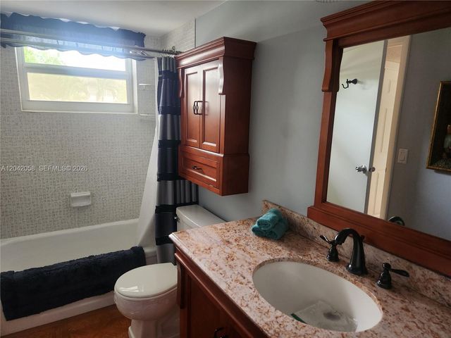 5001 NW 34th Street 205, Lauderdale Lakes, FL 33319