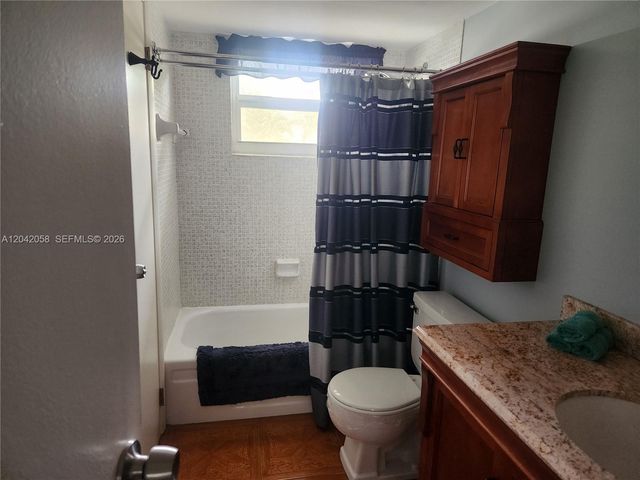 5001 NW 34th Street 205, Lauderdale Lakes, FL 33319