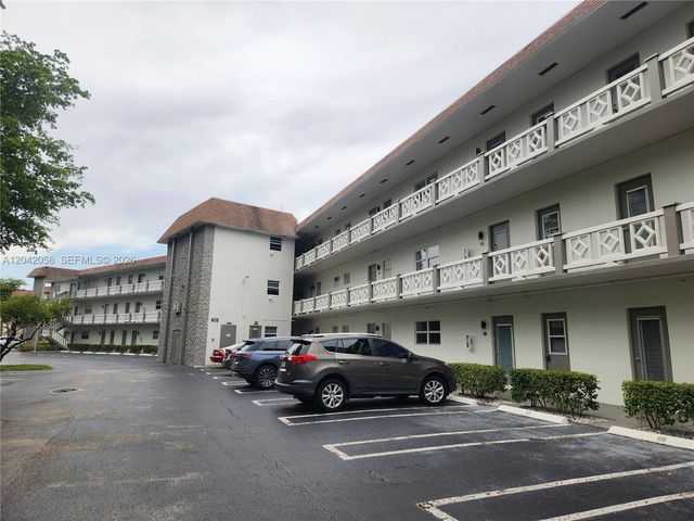 5001 NW 34th Street 205, Lauderdale Lakes, FL 33319