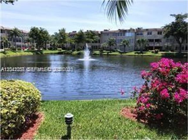 5001 NW 34th Street 205, Lauderdale Lakes, FL 33319