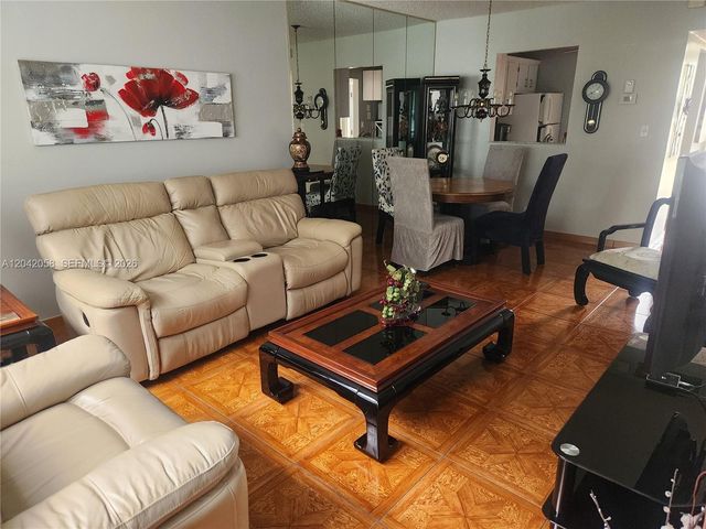 5001 NW 34th Street 205, Lauderdale Lakes, FL 33319