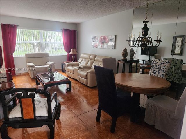 5001 NW 34th Street 205, Lauderdale Lakes, FL 33319