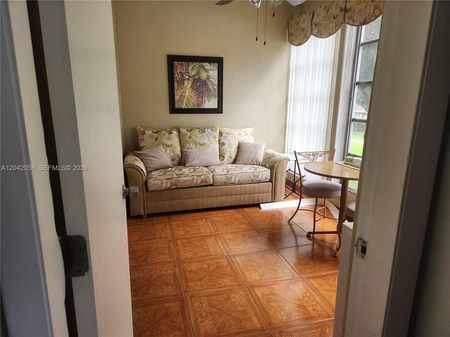 5001 NW 34th Street 205, Lauderdale Lakes, FL 33319