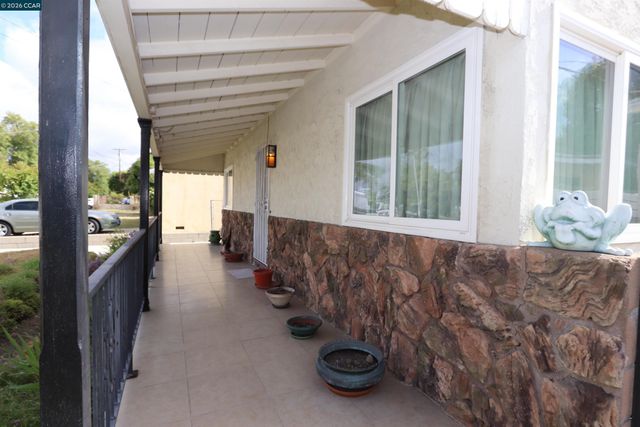 7558 Delia Ave, Sun Valley (los Angeles), CA 91352