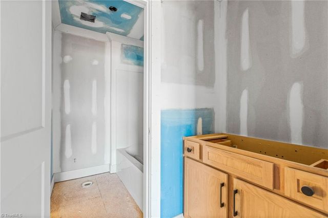 192 Armsworthy Road, Advance, NC 27006