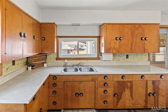 712 Hill Road, Caseyville, IL 62232