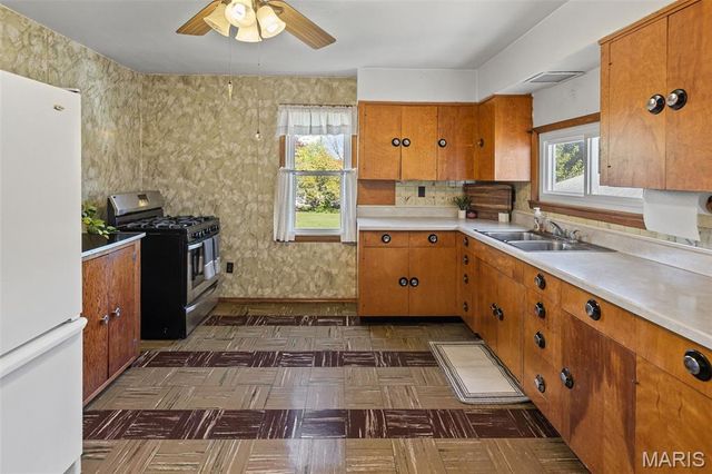 712 Hill Road, Caseyville, IL 62232