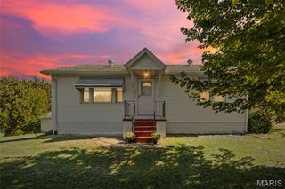 712 Hill Road, Caseyville, IL 62232