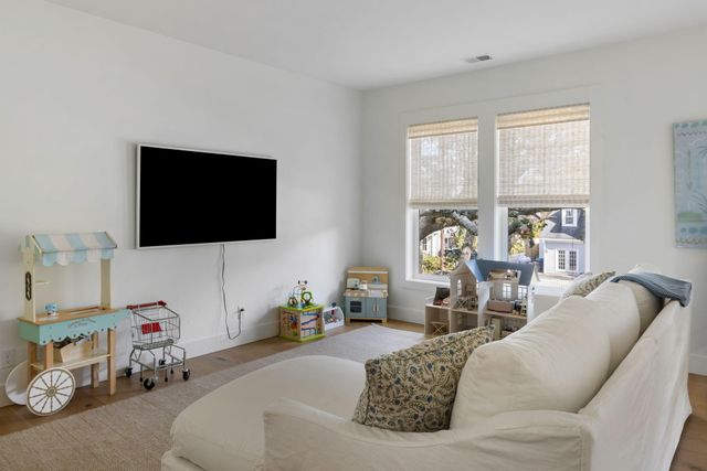 1331 Pherigo Street, Mount Pleasant, SC 29464