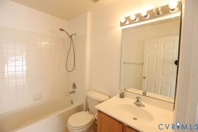 5217 Joshua Tree Cir, Fredericksburg, VA 22407