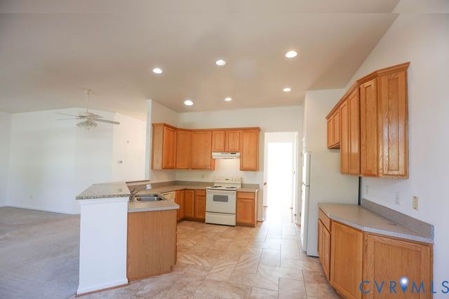 5217 Joshua Tree Cir, Fredericksburg, VA 22407