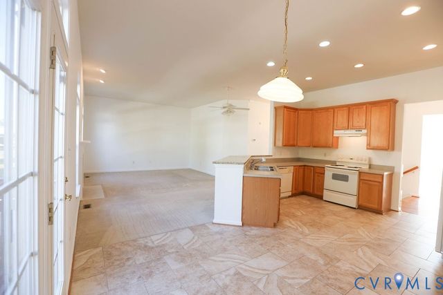 5217 Joshua Tree Cir, Fredericksburg, VA 22407