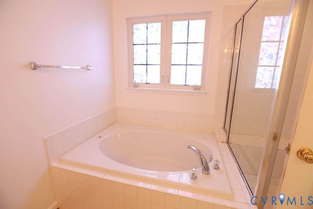 5217 Joshua Tree Cir, Fredericksburg, VA 22407