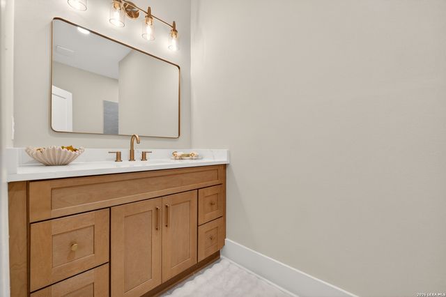 806 Kayton Ave, San Antonio, TX 78210