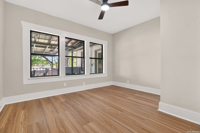 806 Kayton Ave, San Antonio, TX 78210