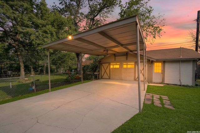 806 Kayton Ave, San Antonio, TX 78210