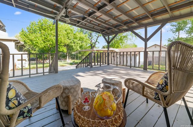 806 Kayton Ave, San Antonio, TX 78210