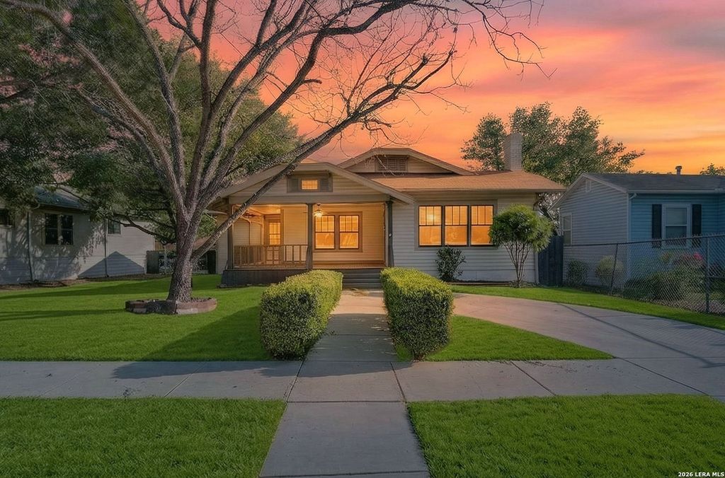 806 Kayton Ave, San Antonio, TX 78210