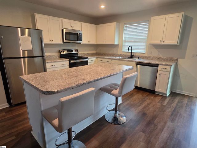 609 Maplestead Farms Court, Greenville, SC 29617