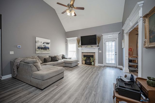 3606 Geneva Dr, Murfreesboro, TN 37128