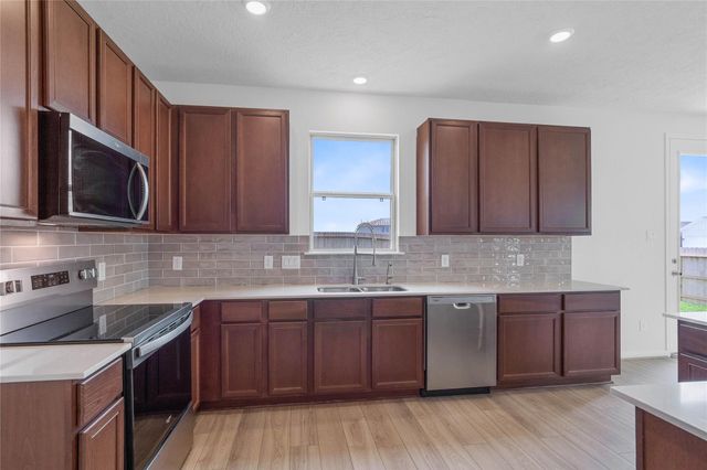 2243 Hawthorn Grove Street, Beasley, TX 77417