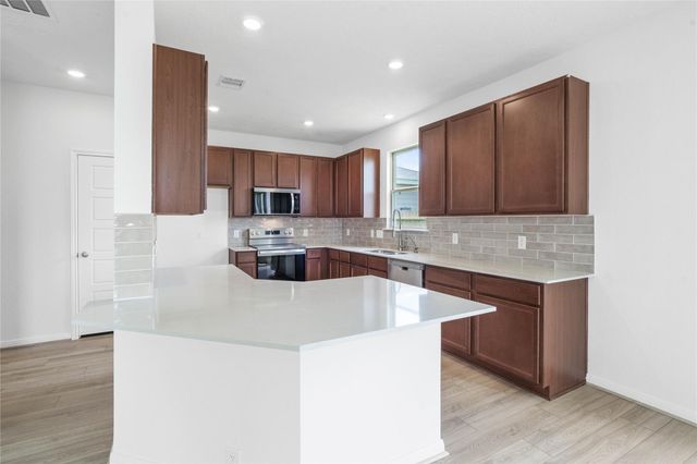 2243 Hawthorn Grove Street, Beasley, TX 77417