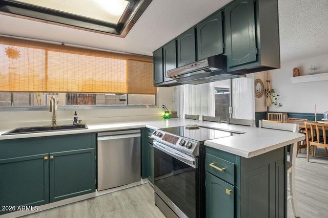 4442 W SOLANO Drive S, Glendale, AZ 85301