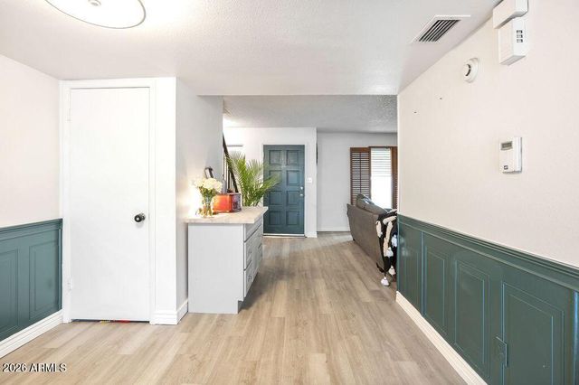 4442 W SOLANO Drive S, Glendale, AZ 85301