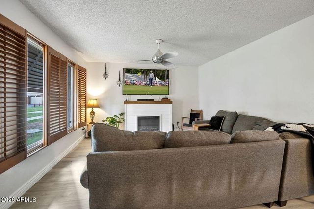 4442 W SOLANO Drive S, Glendale, AZ 85301