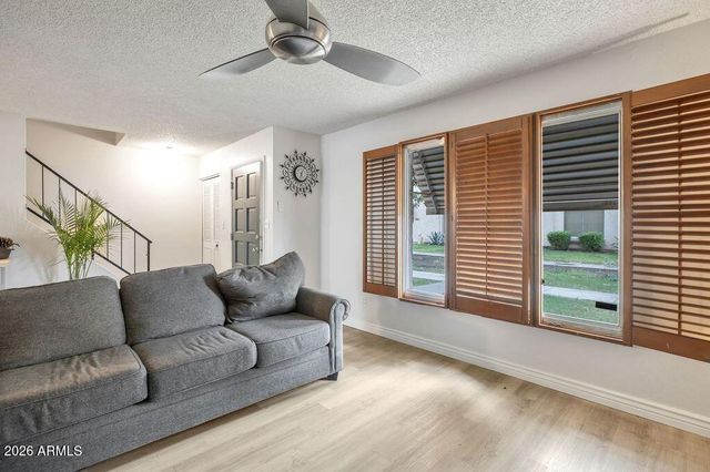 4442 W SOLANO Drive S, Glendale, AZ 85301