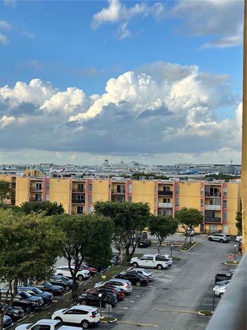 4717 NW 7th St 601-10, Miami, FL 33126