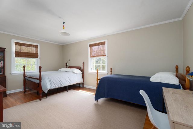 17 PARK AVE, Pennington, NJ 08534
