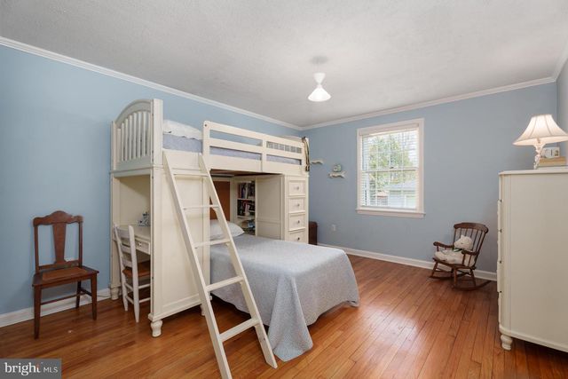 17 PARK AVE, Pennington, NJ 08534