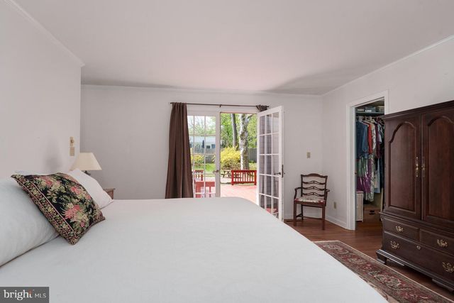 17 PARK AVE, Pennington, NJ 08534