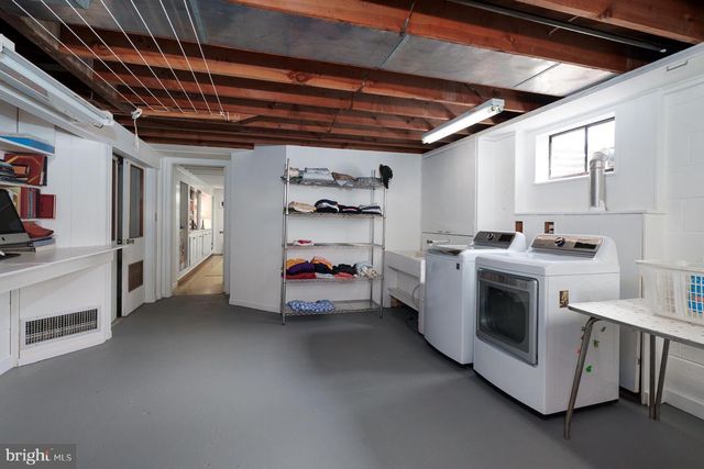17 PARK AVE, Pennington, NJ 08534