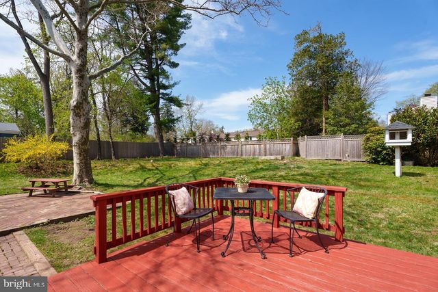 17 PARK AVE, Pennington, NJ 08534