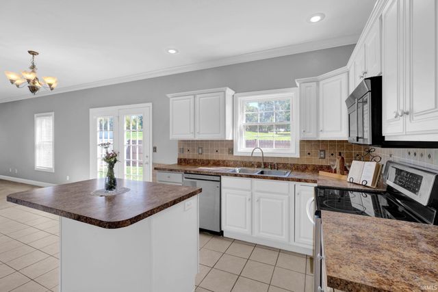 4500 Clint Circle, Newburgh, IN 47630