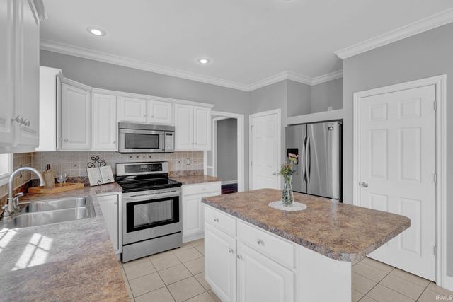 4500 Clint Circle, Newburgh, IN 47630