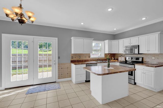 4500 Clint Circle, Newburgh, IN 47630