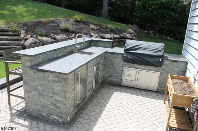 31 Stone Dr, West Orange Twp., NJ 07052