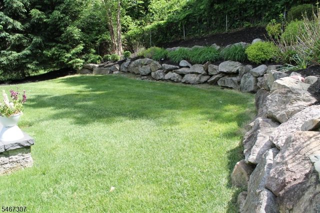 31 Stone Dr, West Orange Twp., NJ 07052
