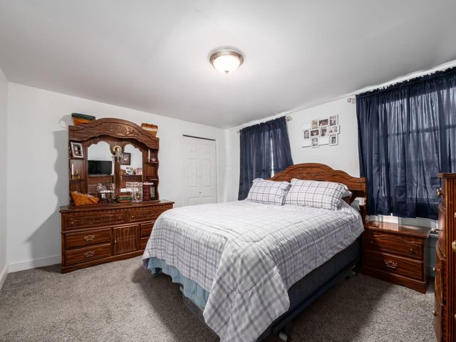 24 Main Street, Bloomingburg, OH 43106